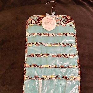 Macbeth Jewelry Organizer- 37 pockets